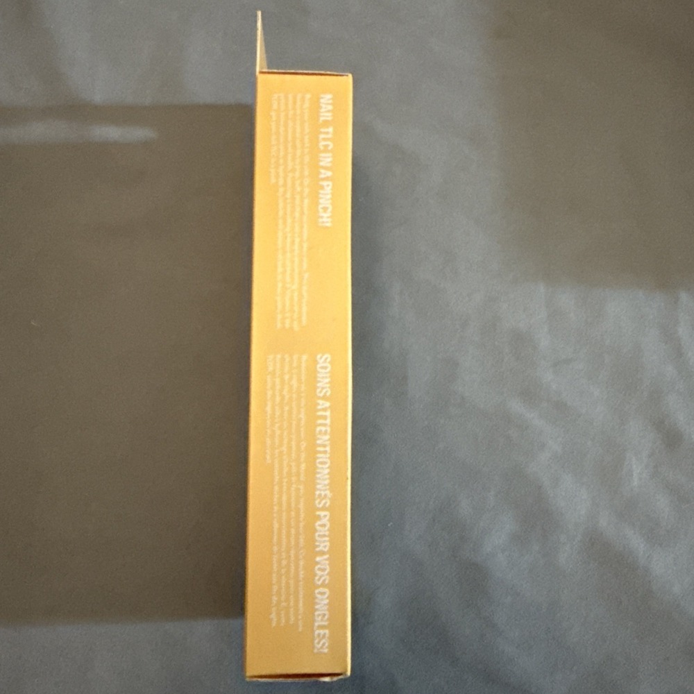 Chillhouse On The Mend Nail Grooming Set: Crystal Nail File & Hydrating Serum